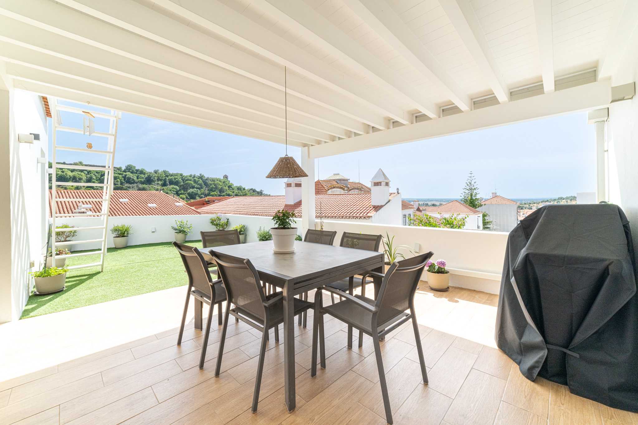 T4 com Terraço Panorâmico e Vista Castelo em Montemor-o-Novo