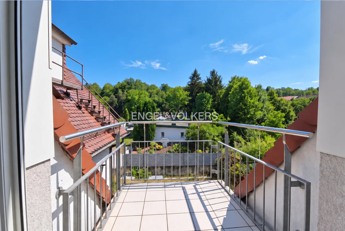 Wohnen auf zwei Ebenen – helle Maisonettewohnung mit Balkon - Photo 4