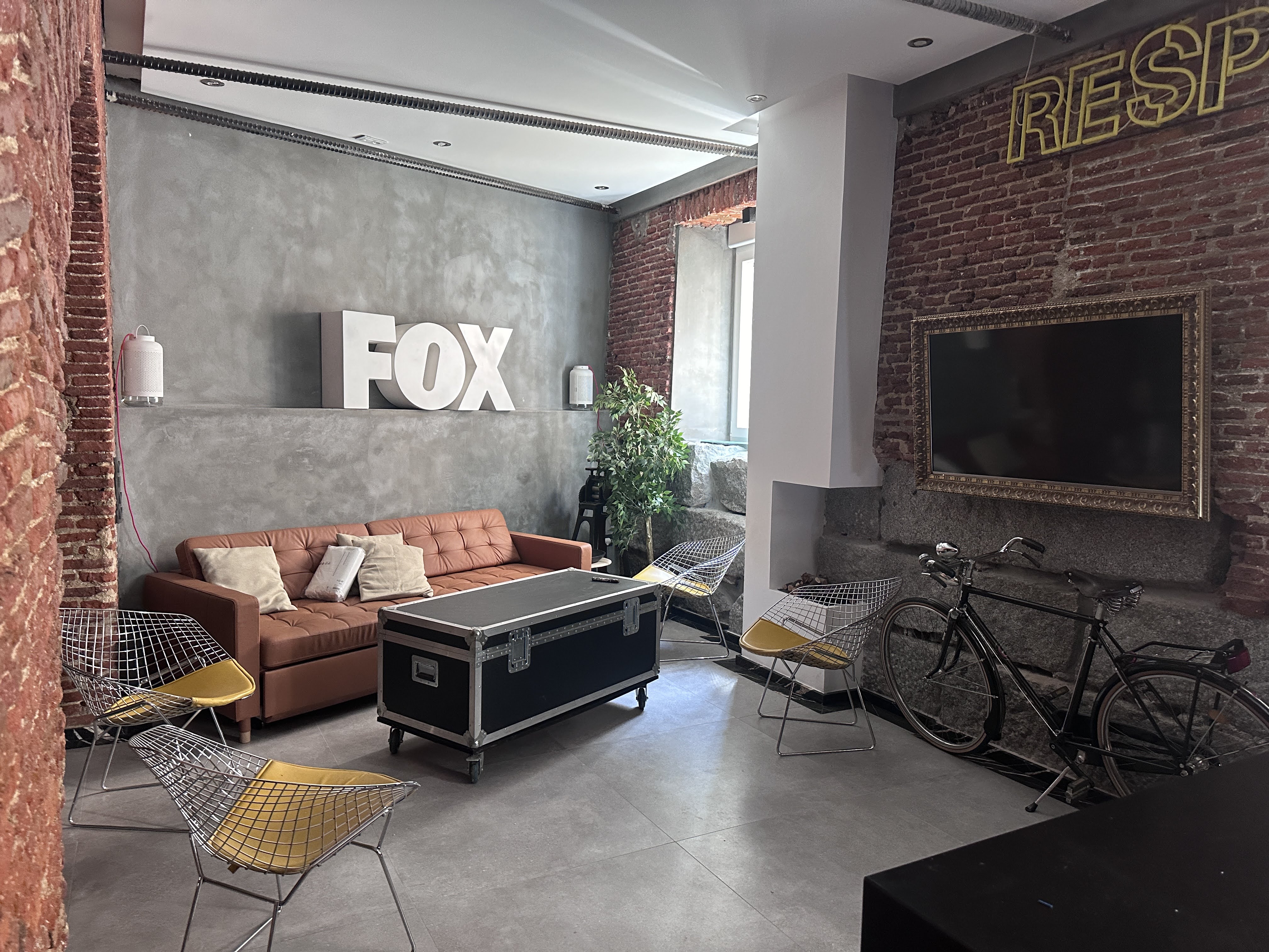 Spectacular designer loft for rent in Argüelles