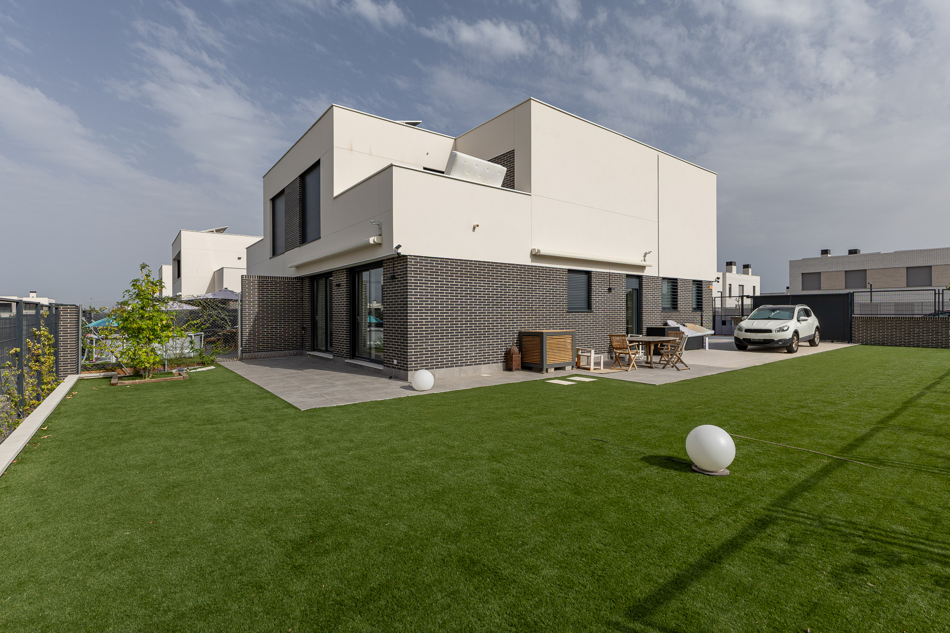 Very recently built semi-detached chalet in Villaviciosa de Odón