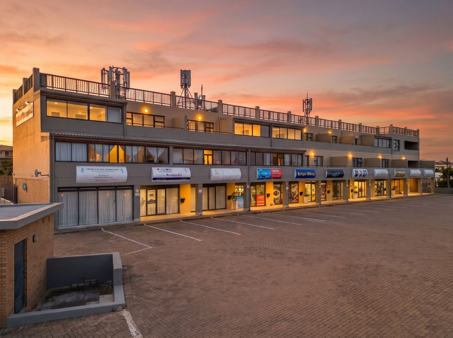 Beautiful Coastal Apartment with Sunroom – Just 500m from the Beach!
