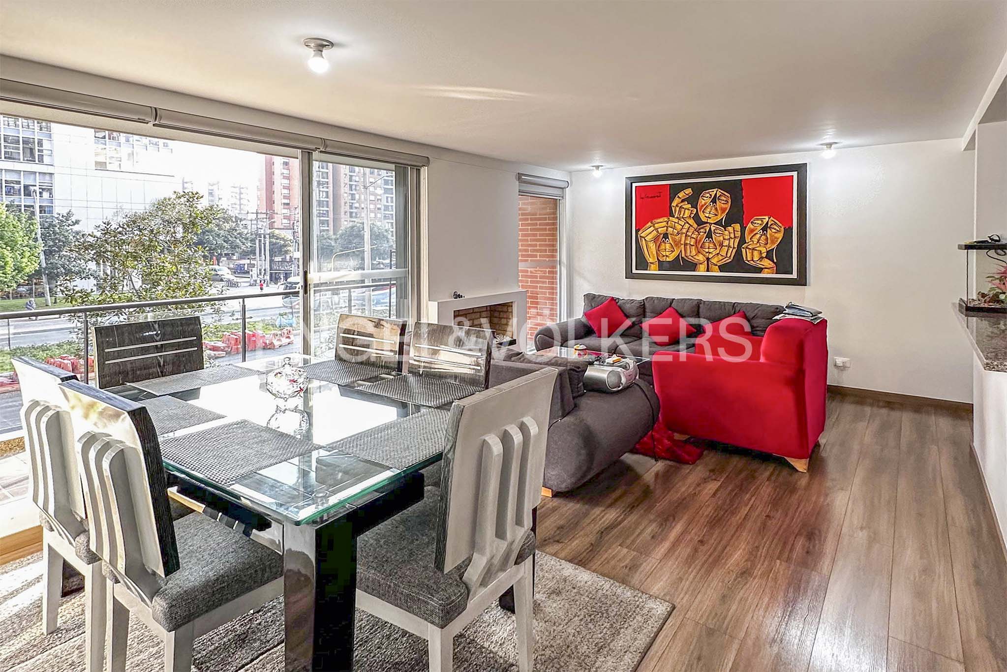 Apartamento con balcón y clubhouse para venta en Alejandría - Colina