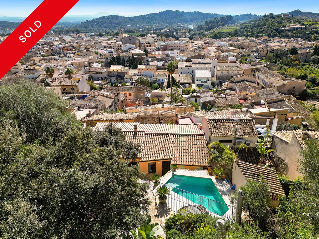 *SOLD*Exclusive townhouse with fantastic views of Alaró