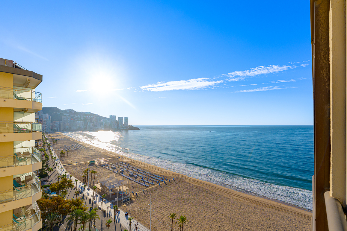 Studio apartment on the seafront of Levante Beach in Benidorm