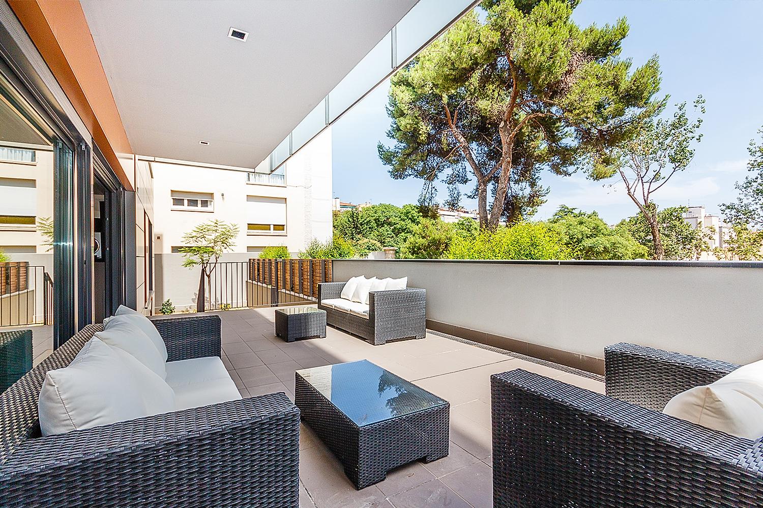 Exclusive duplex with private garden and a house-like feel in Barcelona’s Upper District