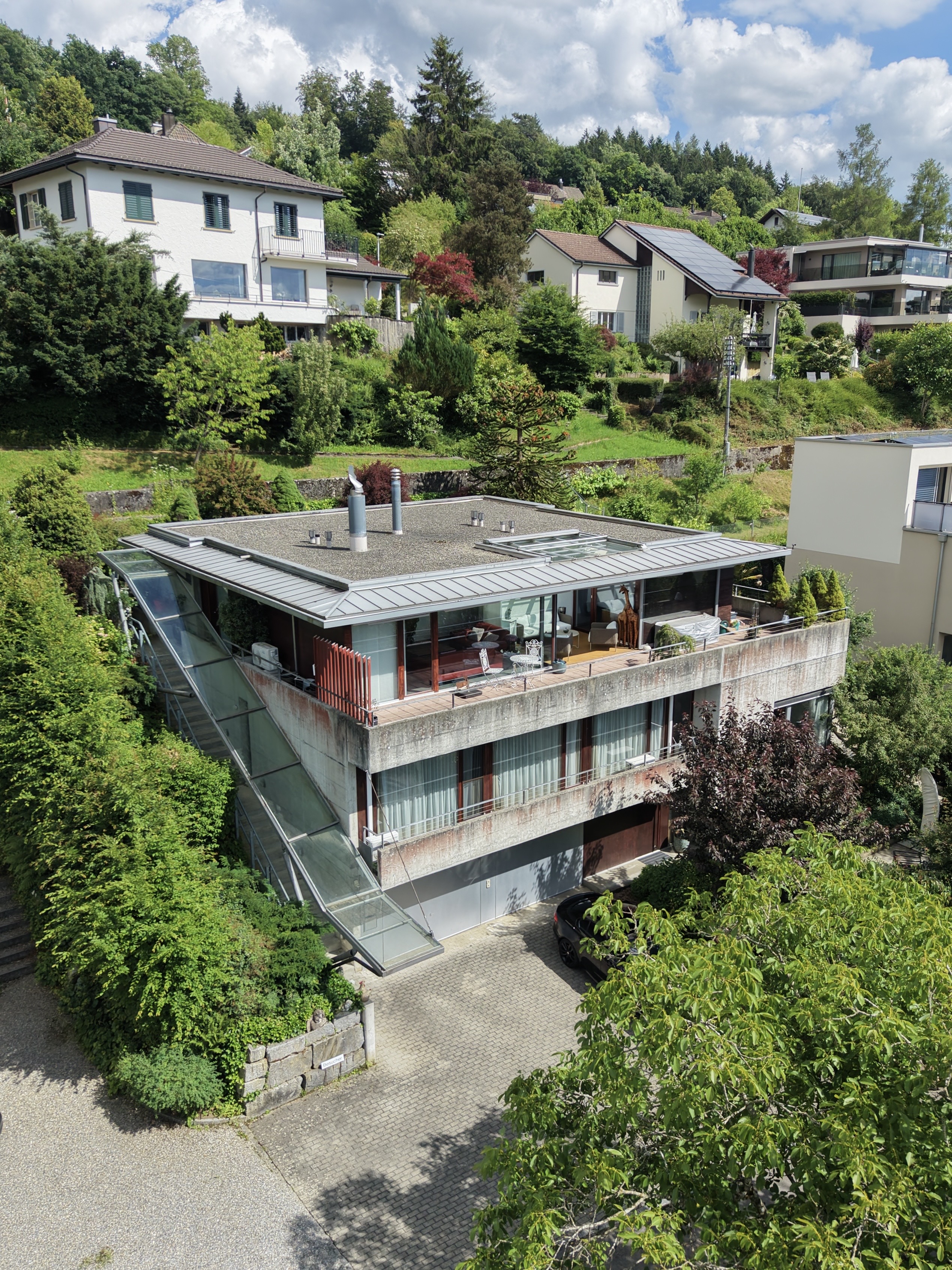 Repräsentatives Zweifamilienhaus mit Weitblick