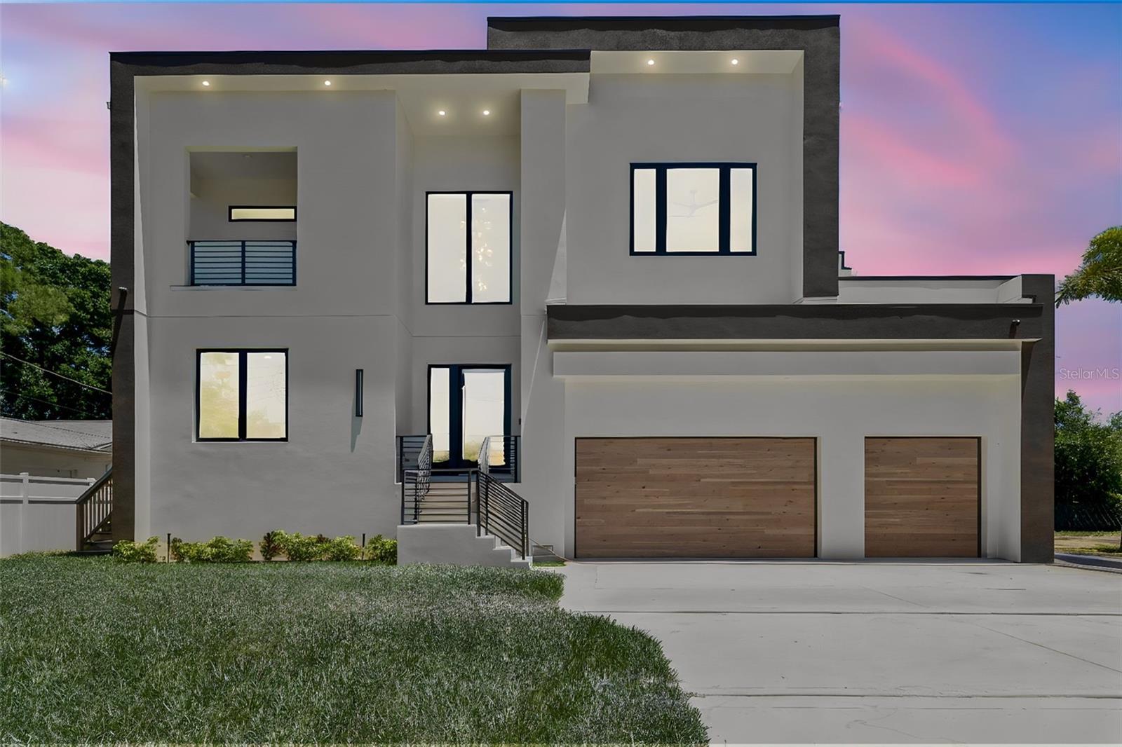Architecturally Striking. Effortlessly Livable.
