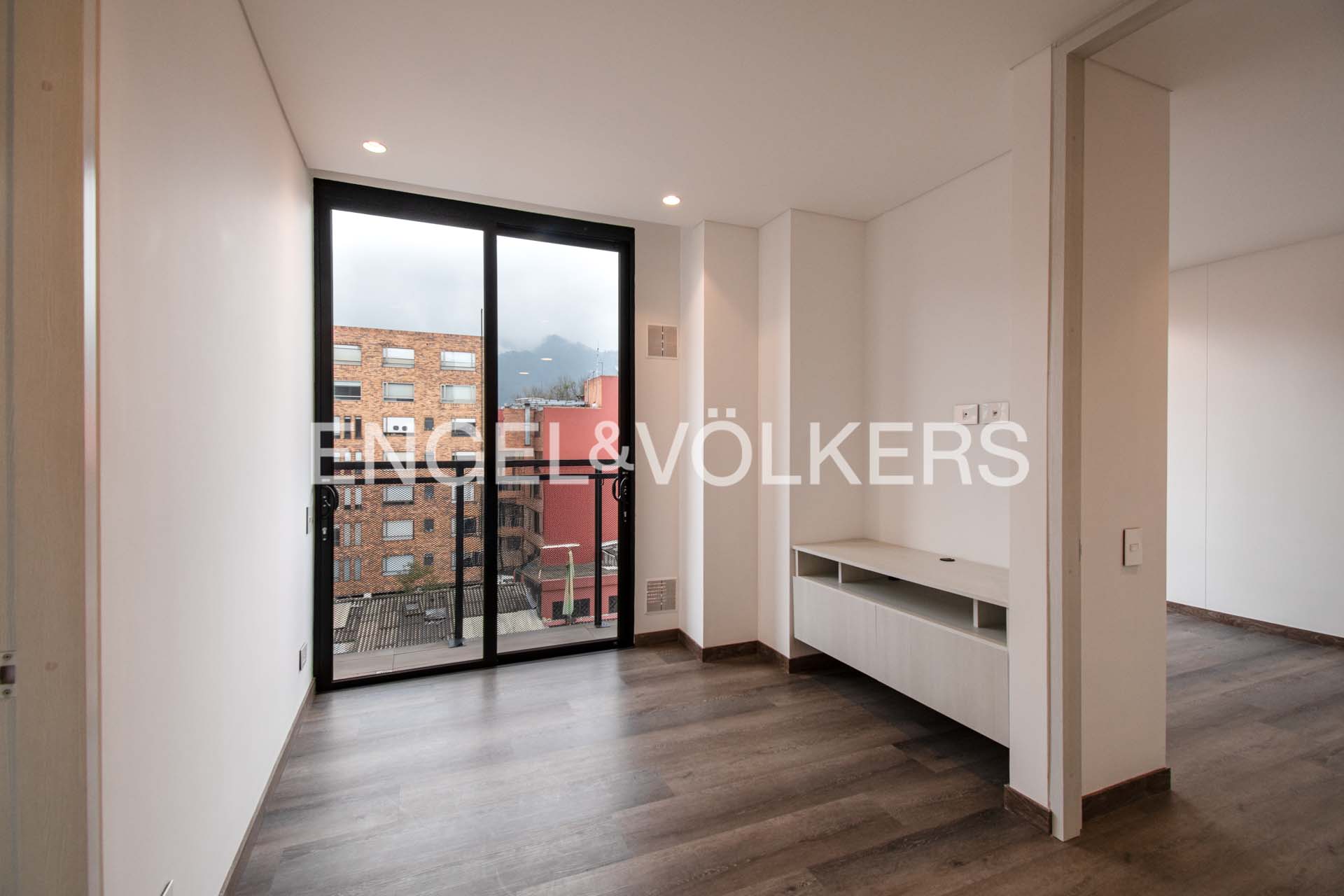 Iluminado y moderno apartamento para venta en el Virrey