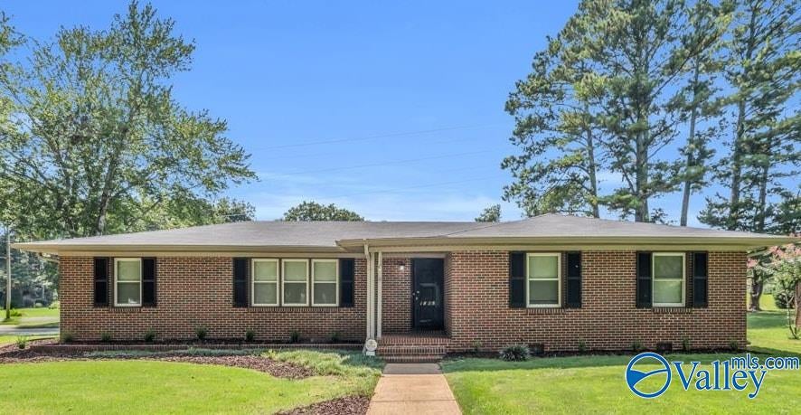 Updated 3 BR Home with Pool Near Point Mallard