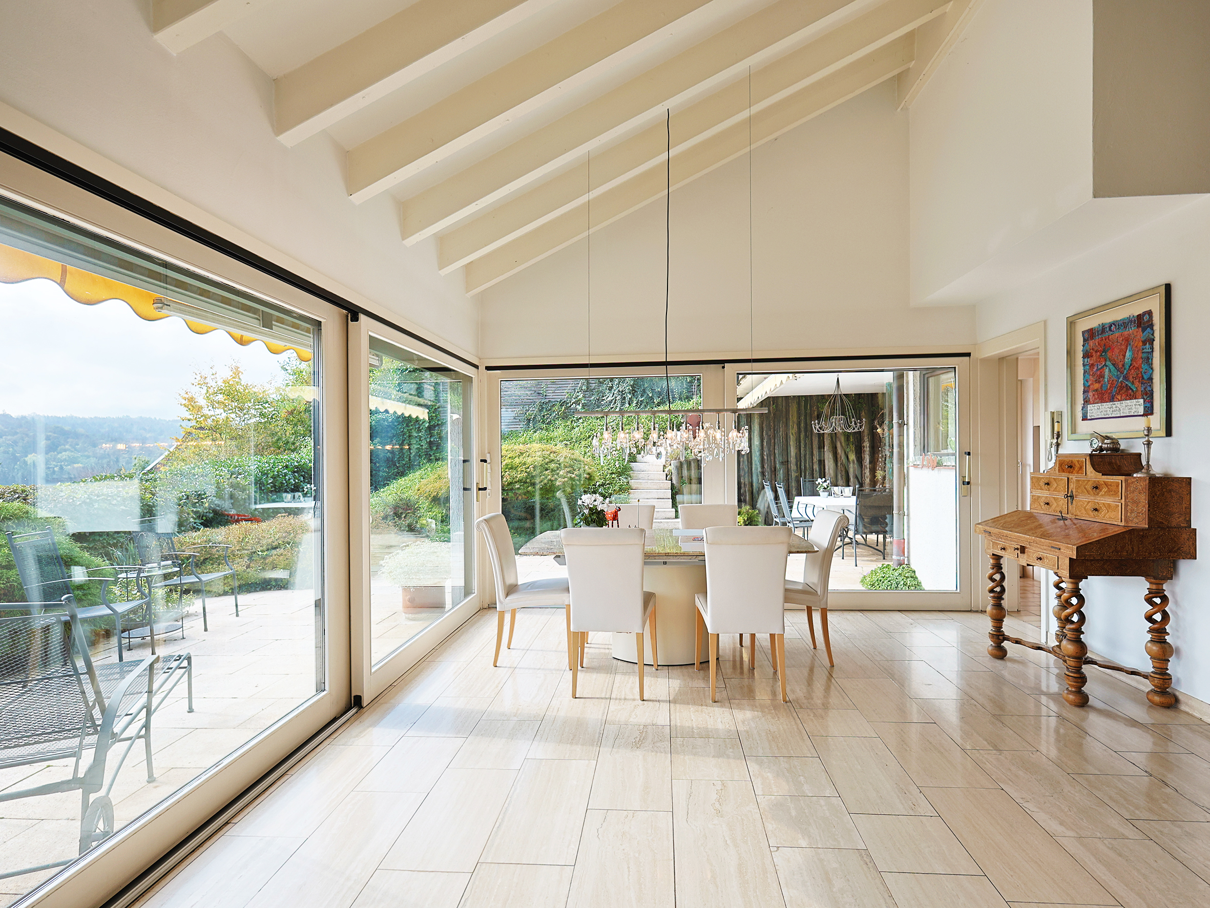 Architektur trifft Wohnkomfort – einzigartiges Einfamilienhaus mit Sonnenterrasse und Waldpanorama