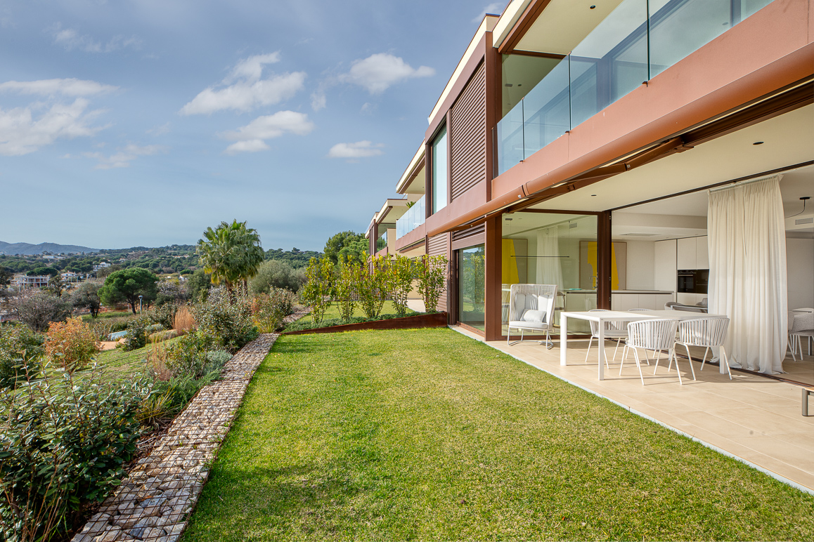 Última planta baja con jardín en S'Agaró