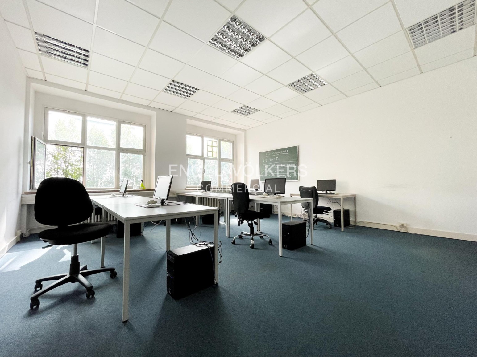 Sie suchen ein Büro nahe der A111?