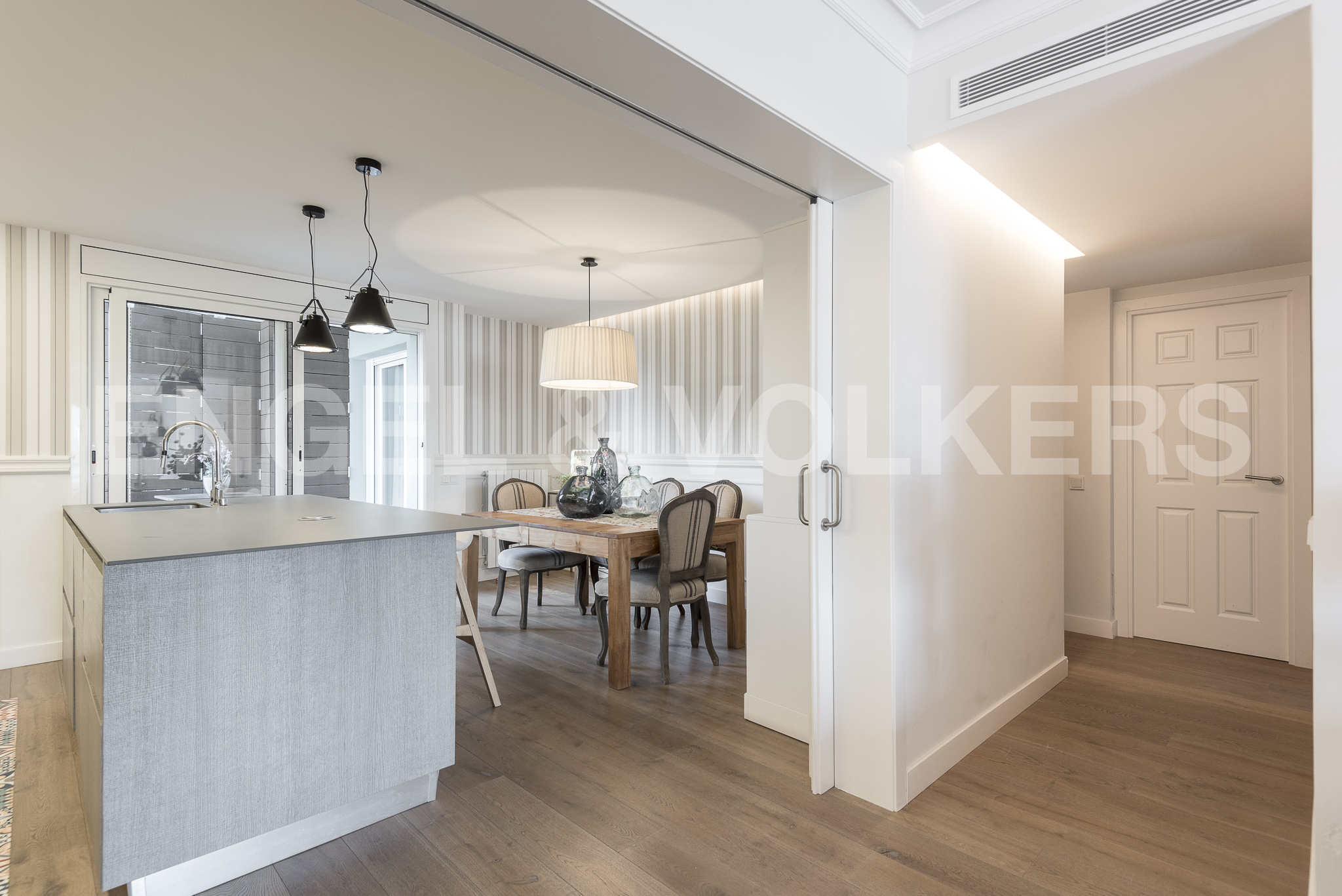 Apartment in central Terrassa with parking and elevator