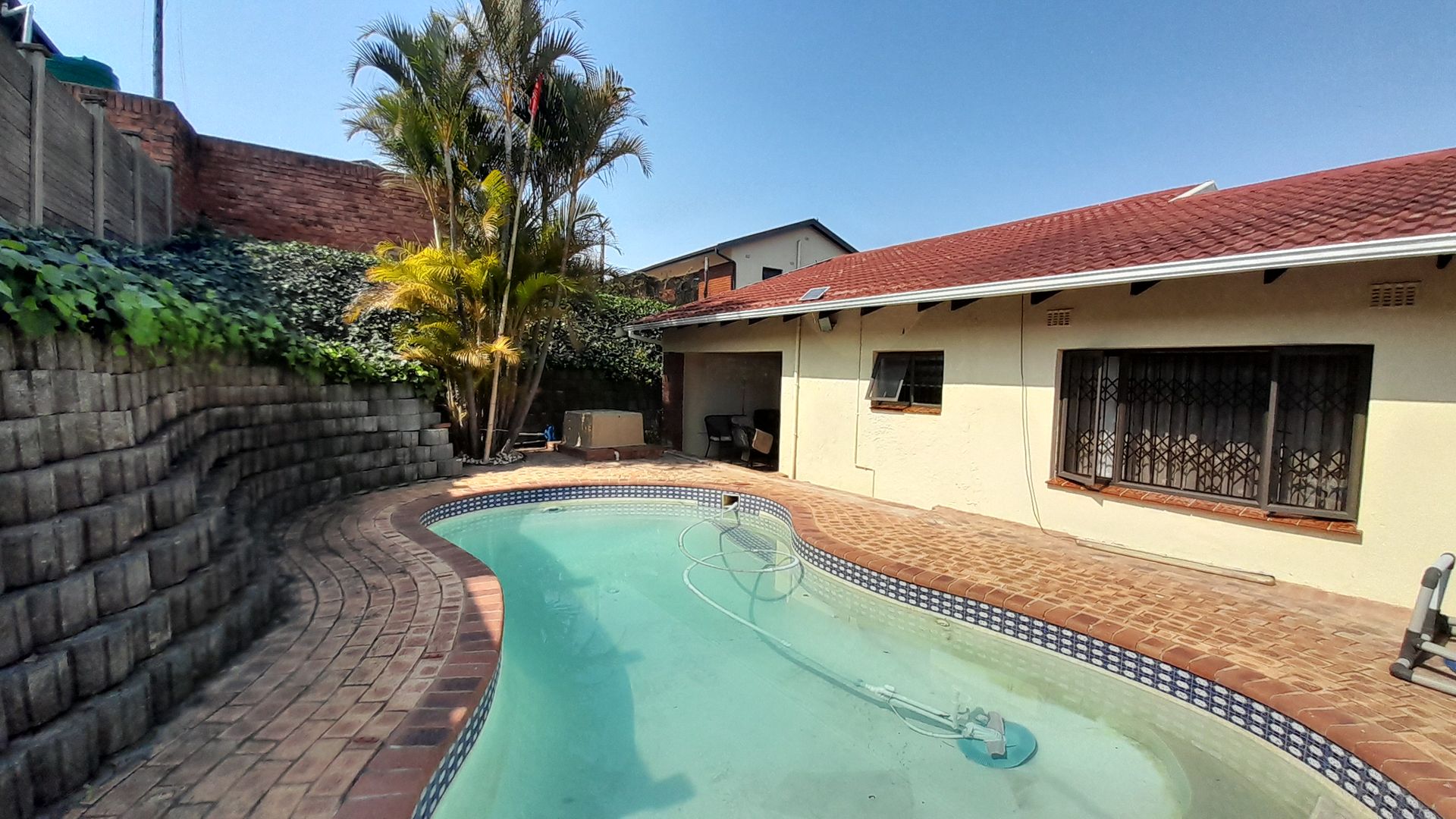 Tucked Away Perfection: Ultra-Secure 3-Bed Family Home