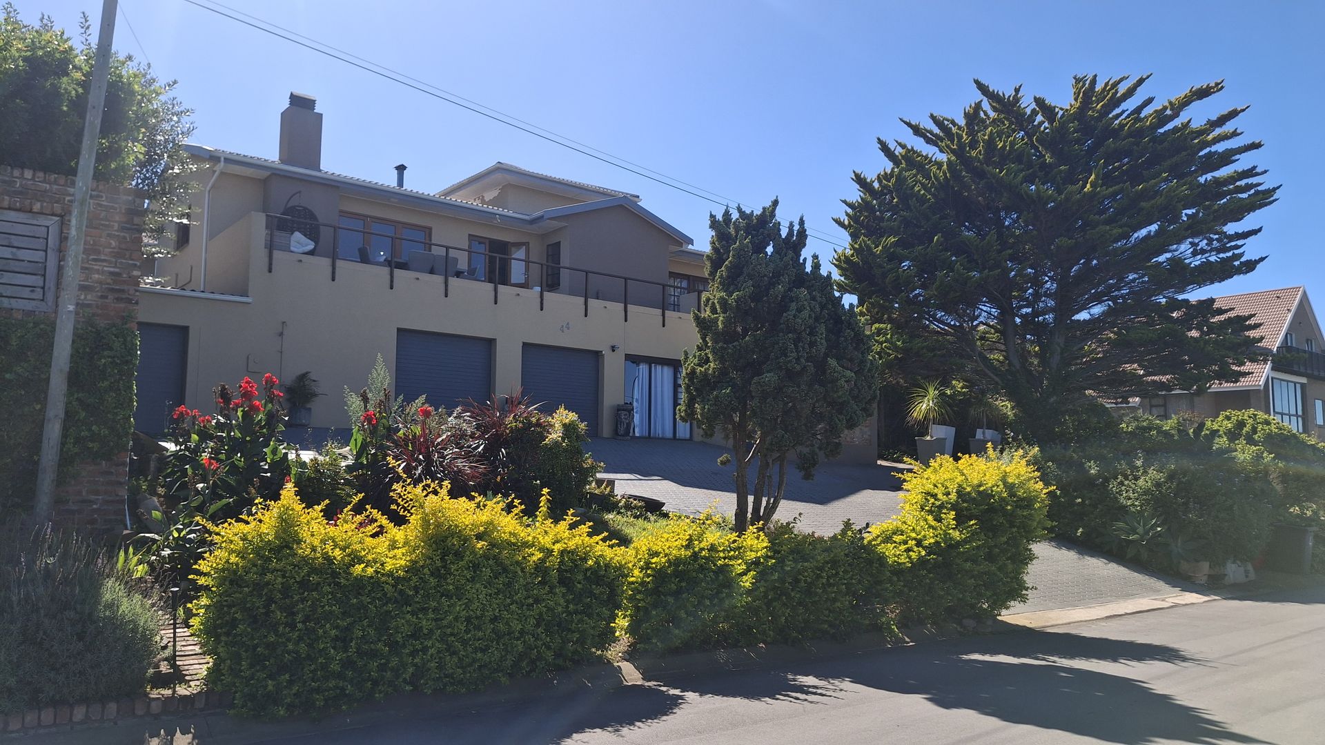 7 Bedroom House in Dana bay