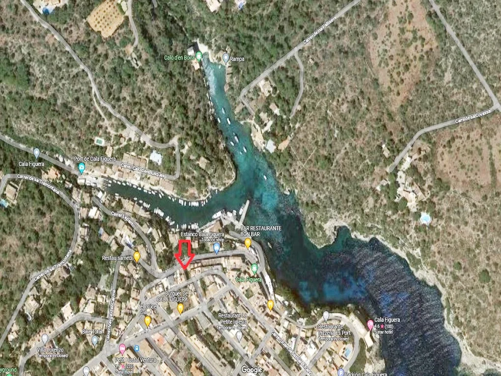 Plot with elaborate project within walking distance of Cala Figuera harbour