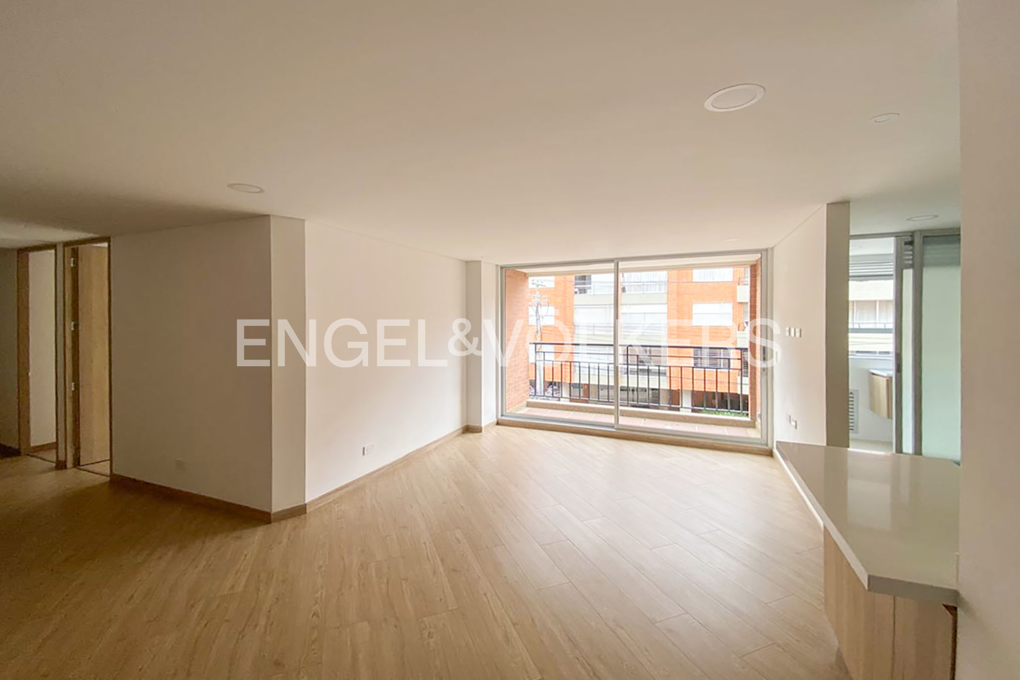 Apartamento para estrenar con balcón para venta en El Batán