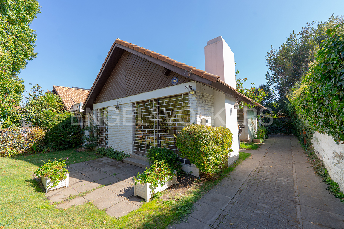 Casa para Remodelar a pasos del Club Manquehue