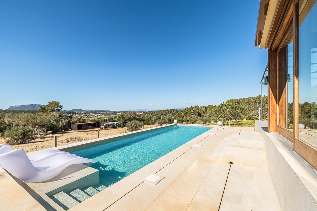Modern Country House with pool and mountain views