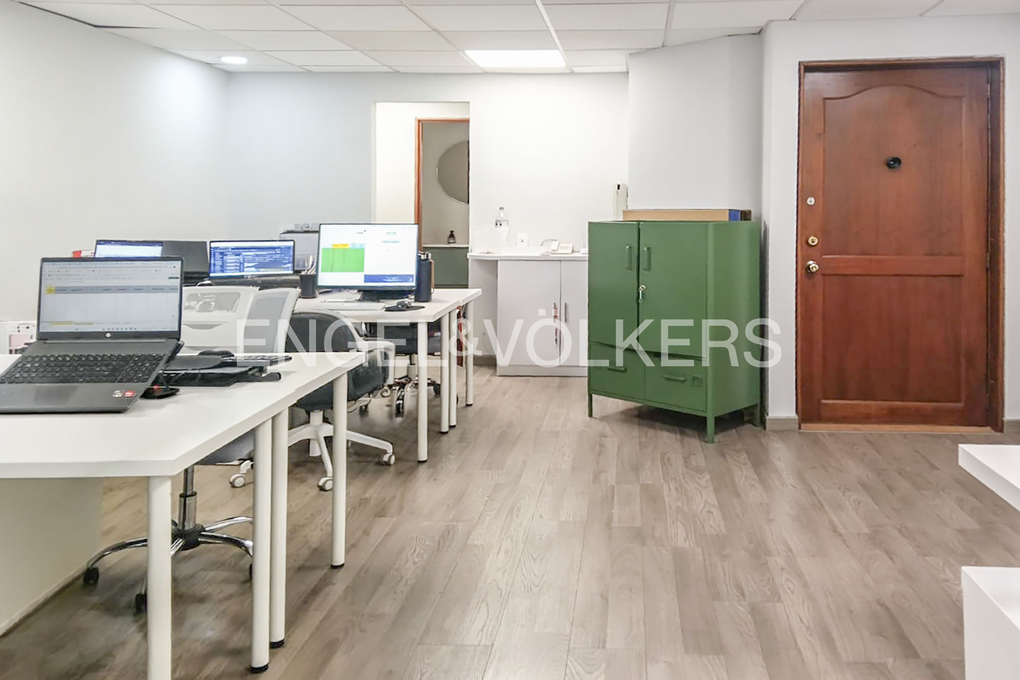 Oficina remodelada Inversión 48m2 + terraza Parque 93