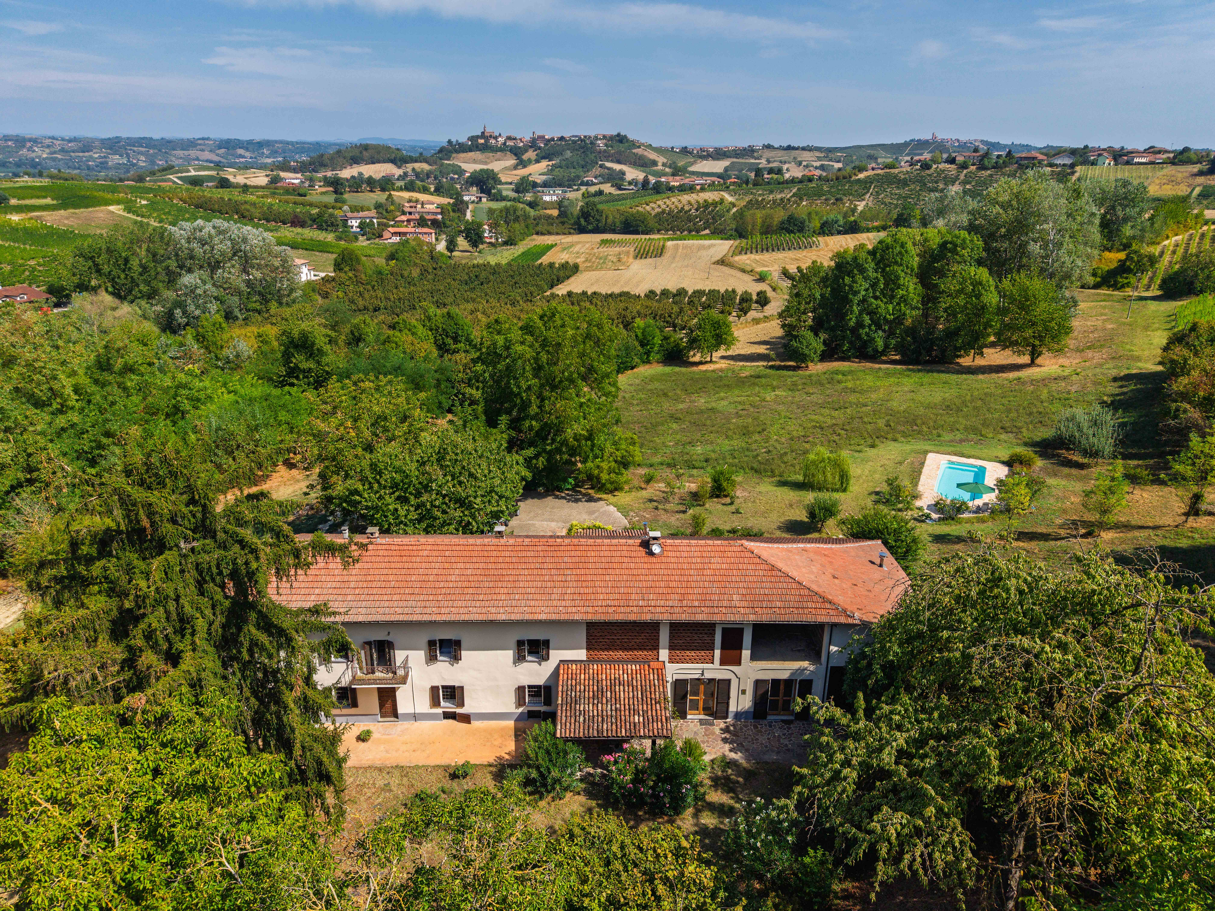 Charming farmhouse with pool