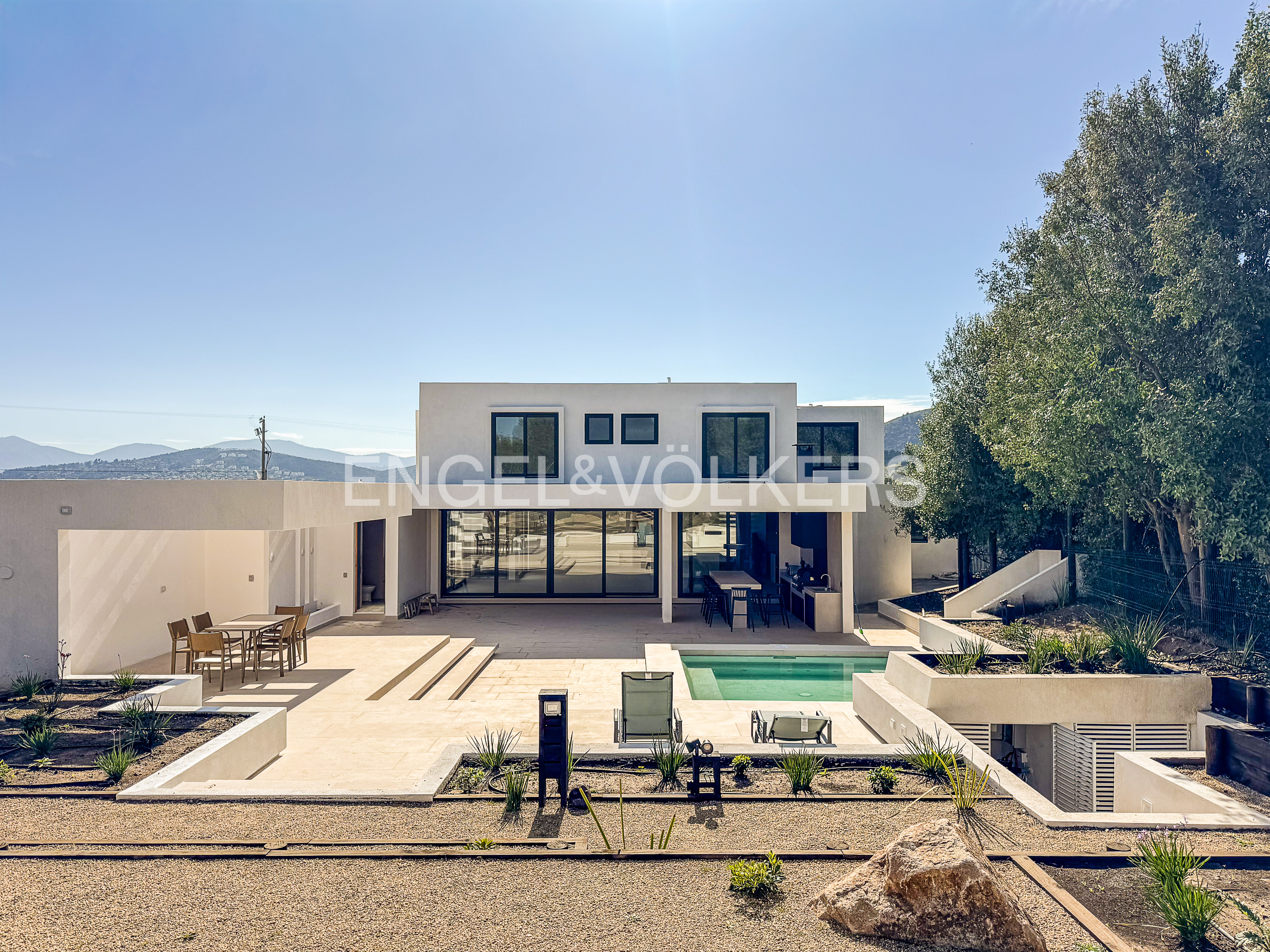 Casa a estrenar en Marbella orilla de cancha