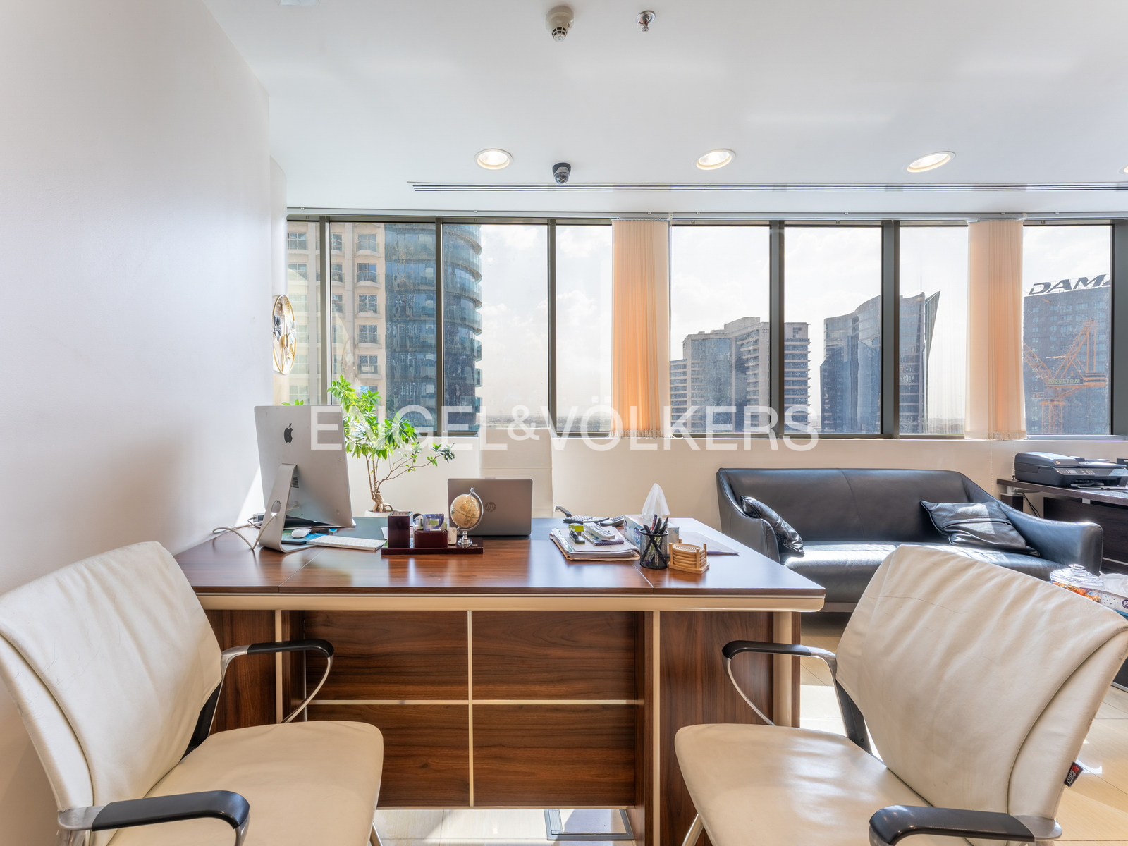 4 PARKINGS | Upgraded | Move-In Ready