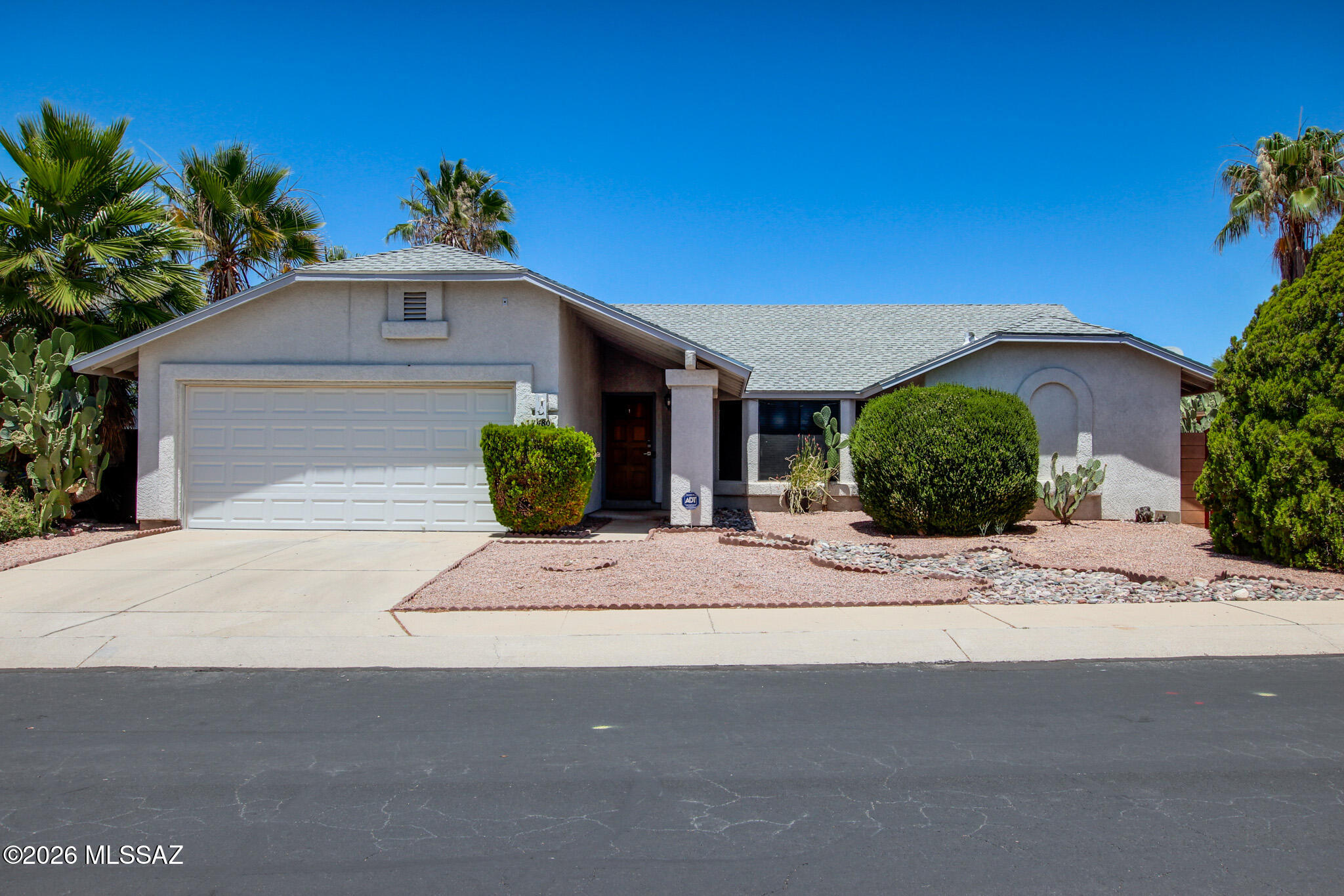 Desirable Canyon Shadows community in Oro Valley with no HOA