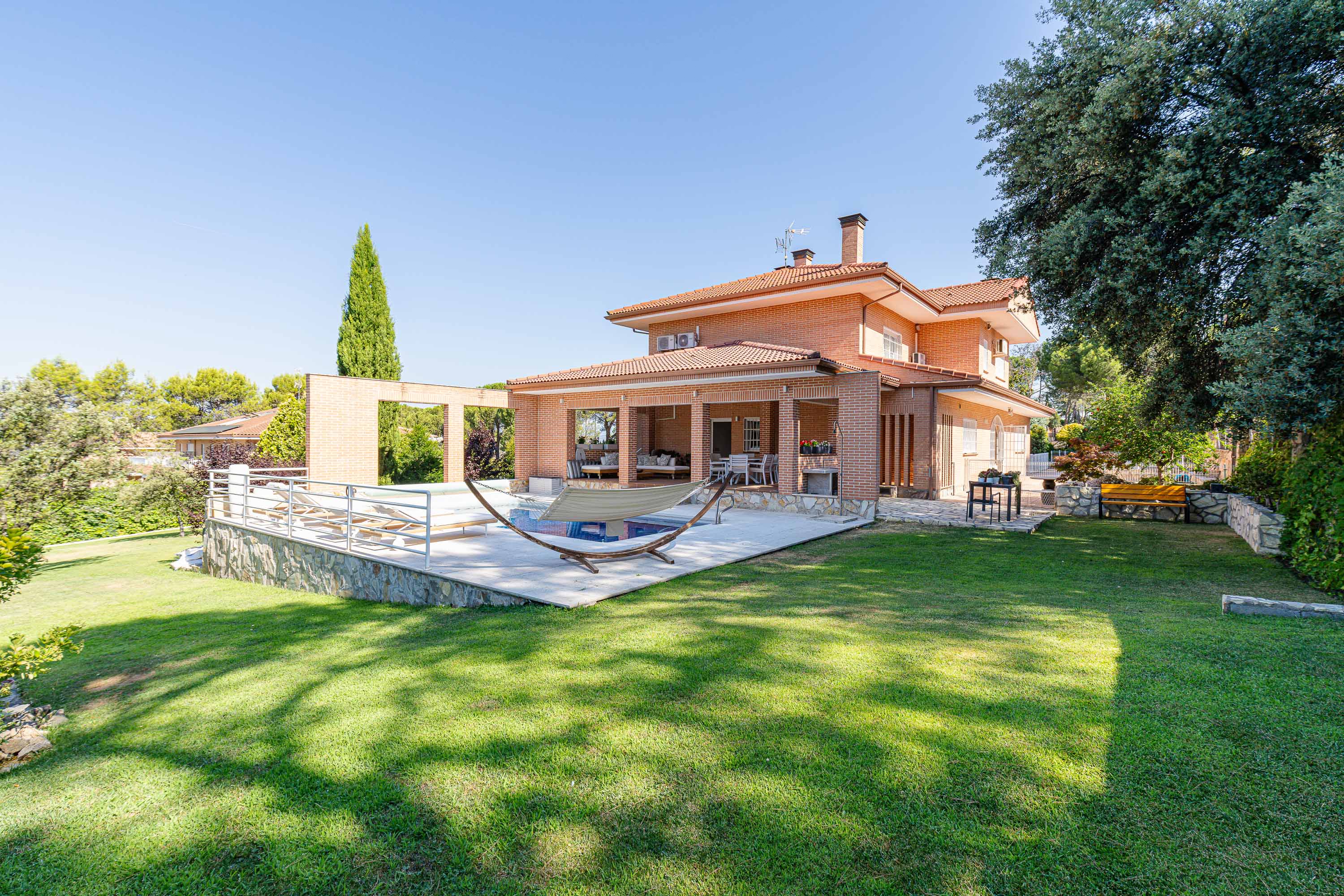 Exclusive single-family home in El Bosque, Villaviciosa de Odon