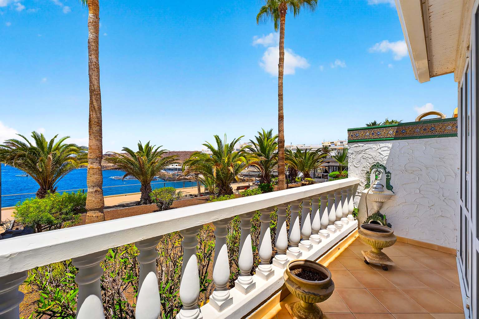 A Home by the Sea – Unique Townhouse on the Front Line in La Caleta