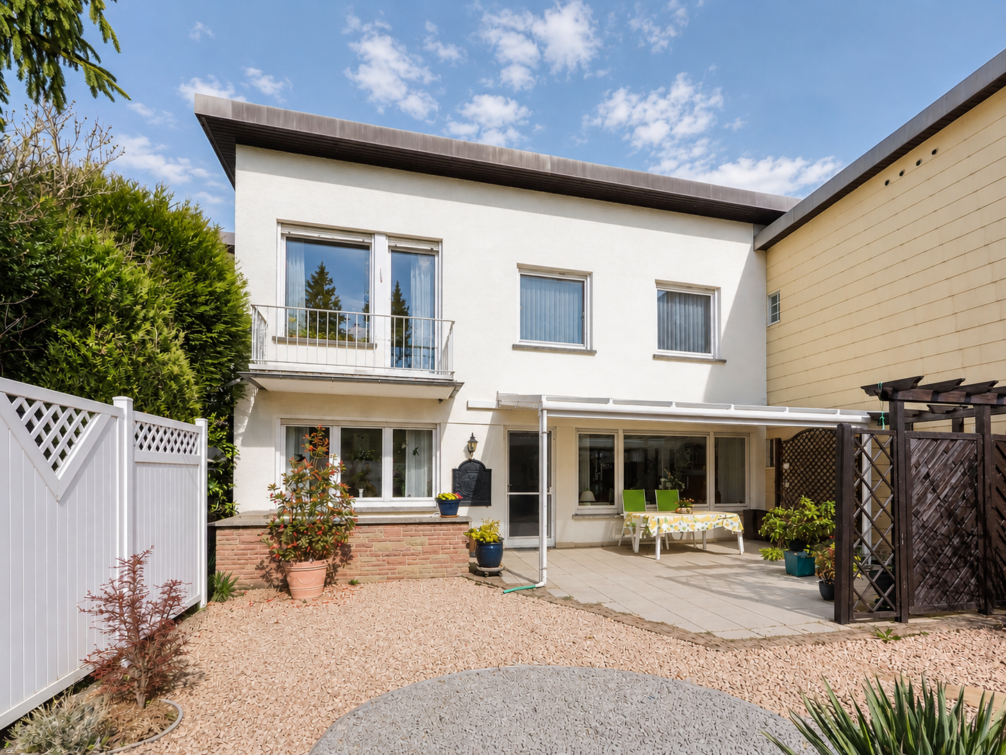 Großzügig wohnen, entspannt leben – Familienfreundliches Reihenhaus mit Garten!