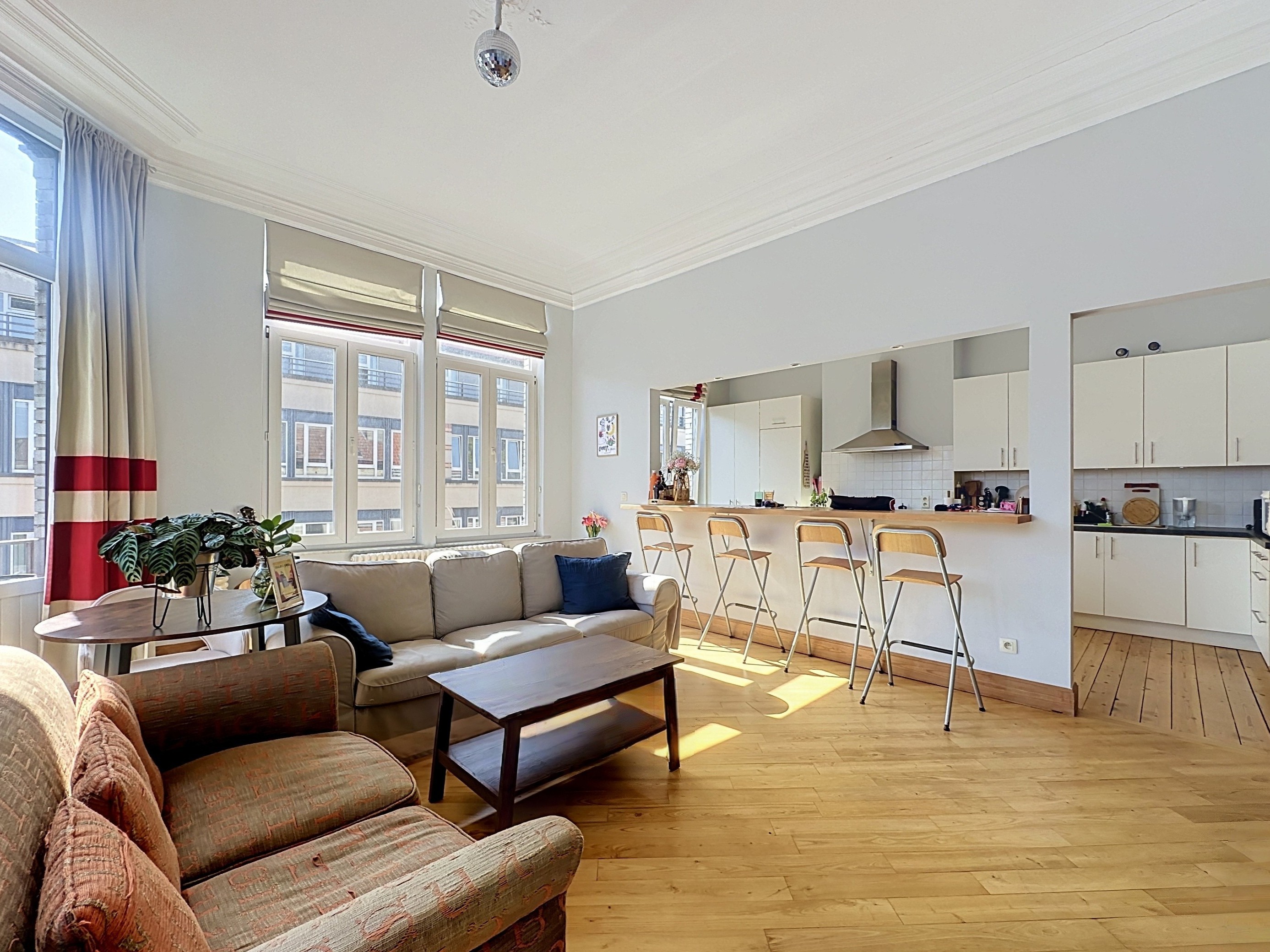 Cinquantenaire Park - Very bright 2-bedroom apartment with parking