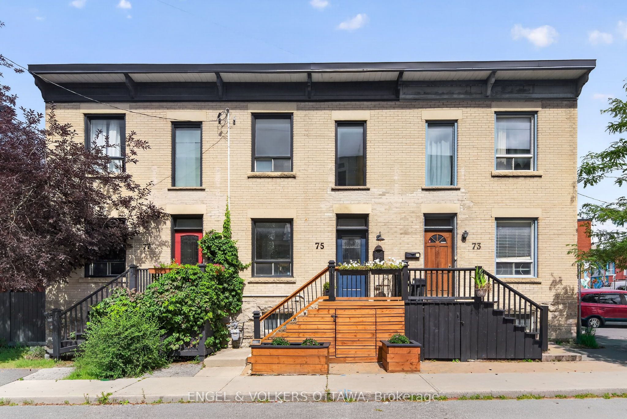 Victorian-Era Townhome in West Centretown