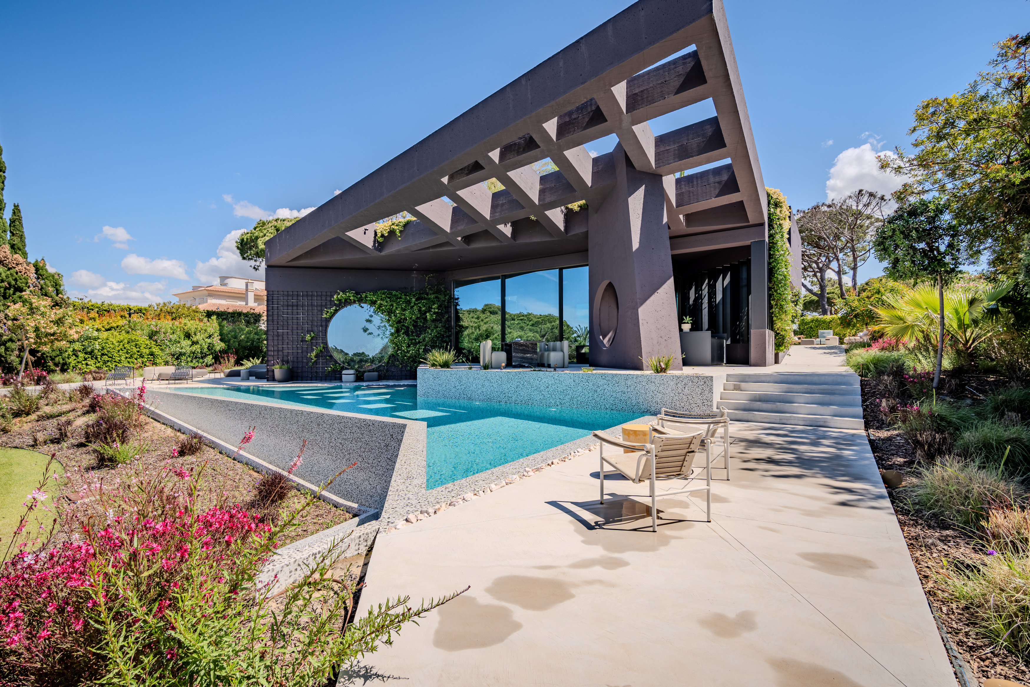 An Architectural Masterpiece in the Heart of Quinta do Lago