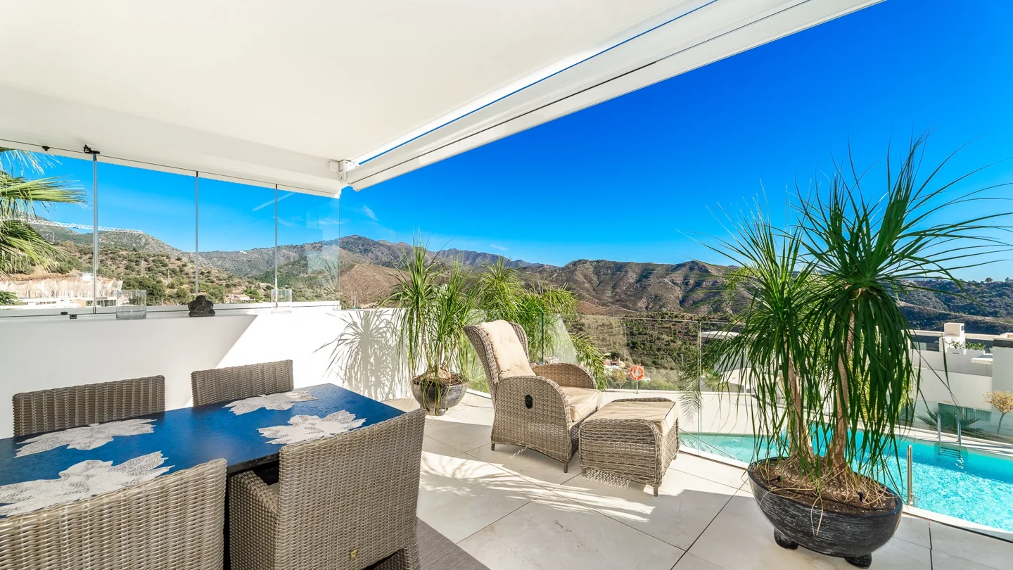Marbella Hillside: Apartamento de planta baja con vistas panorámicas