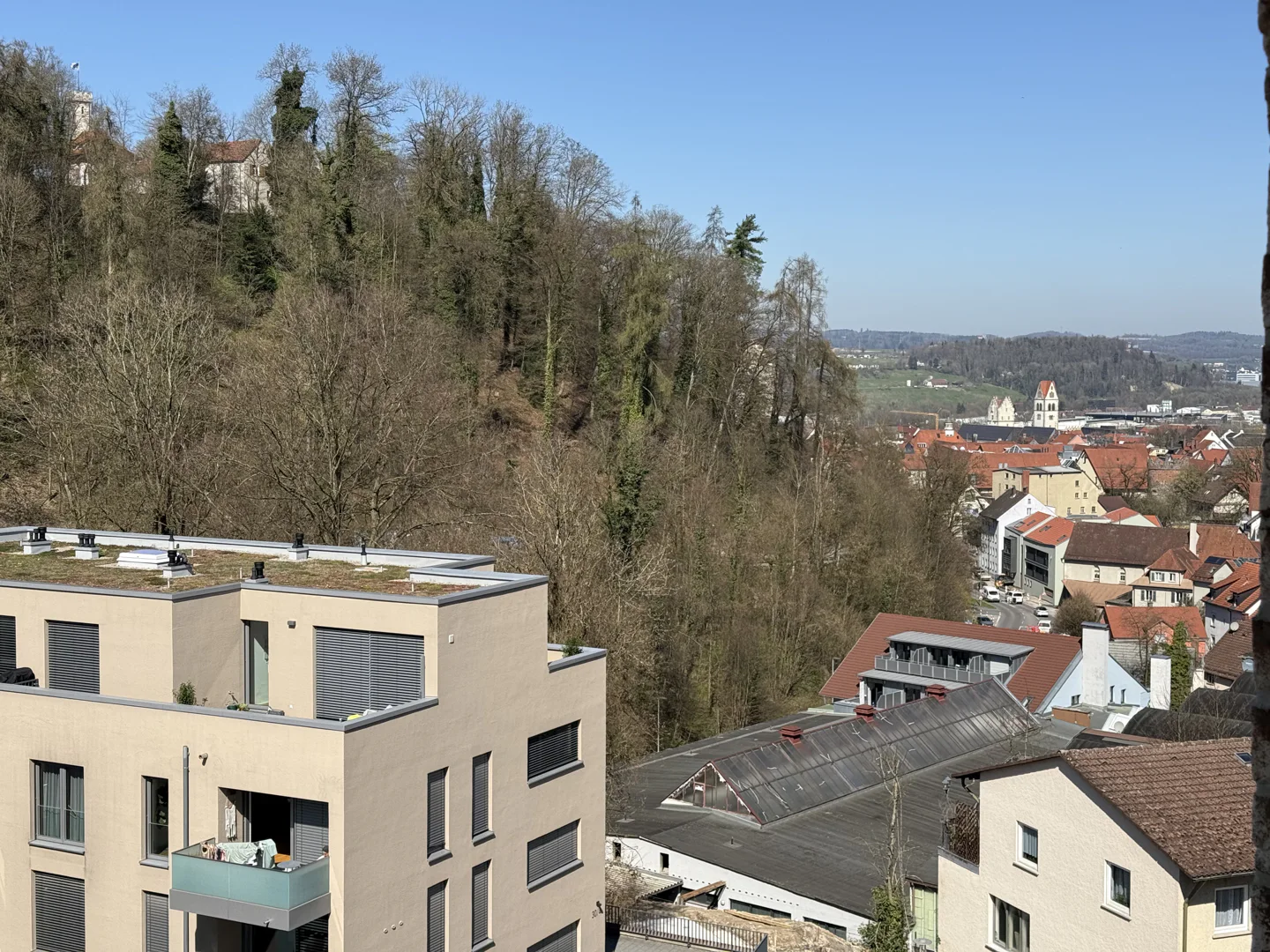 Luxuriöse Wohnung mit atemberaubender Aussicht in Ravensburg, moderner Eleganz und Komfort in perfekte Lage! - Foto 2