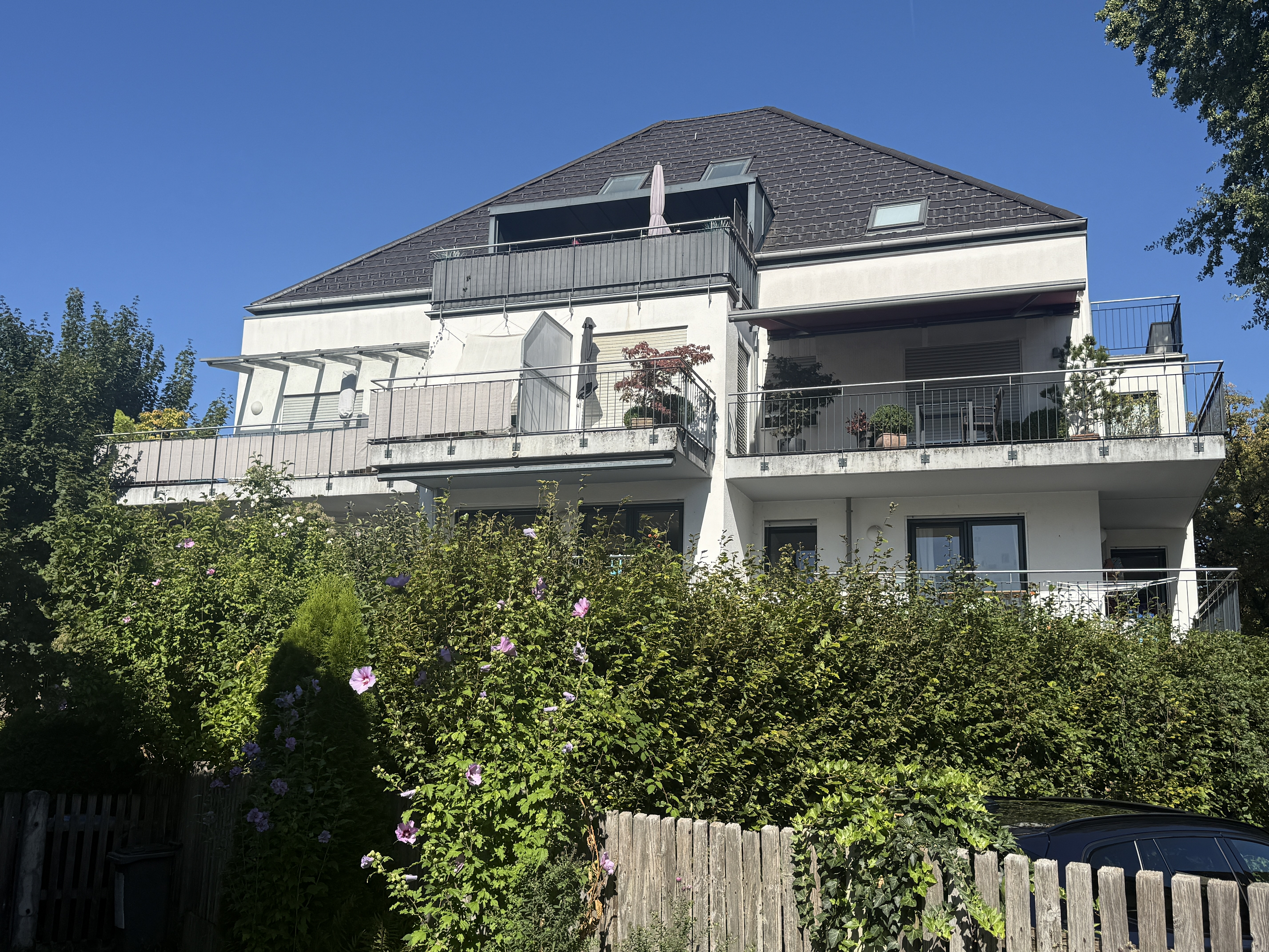 Urbanes  Wohnen über den Dächern von Rosenheim  4-Zimmer Dachgeschosswohnung - drei Balkone
