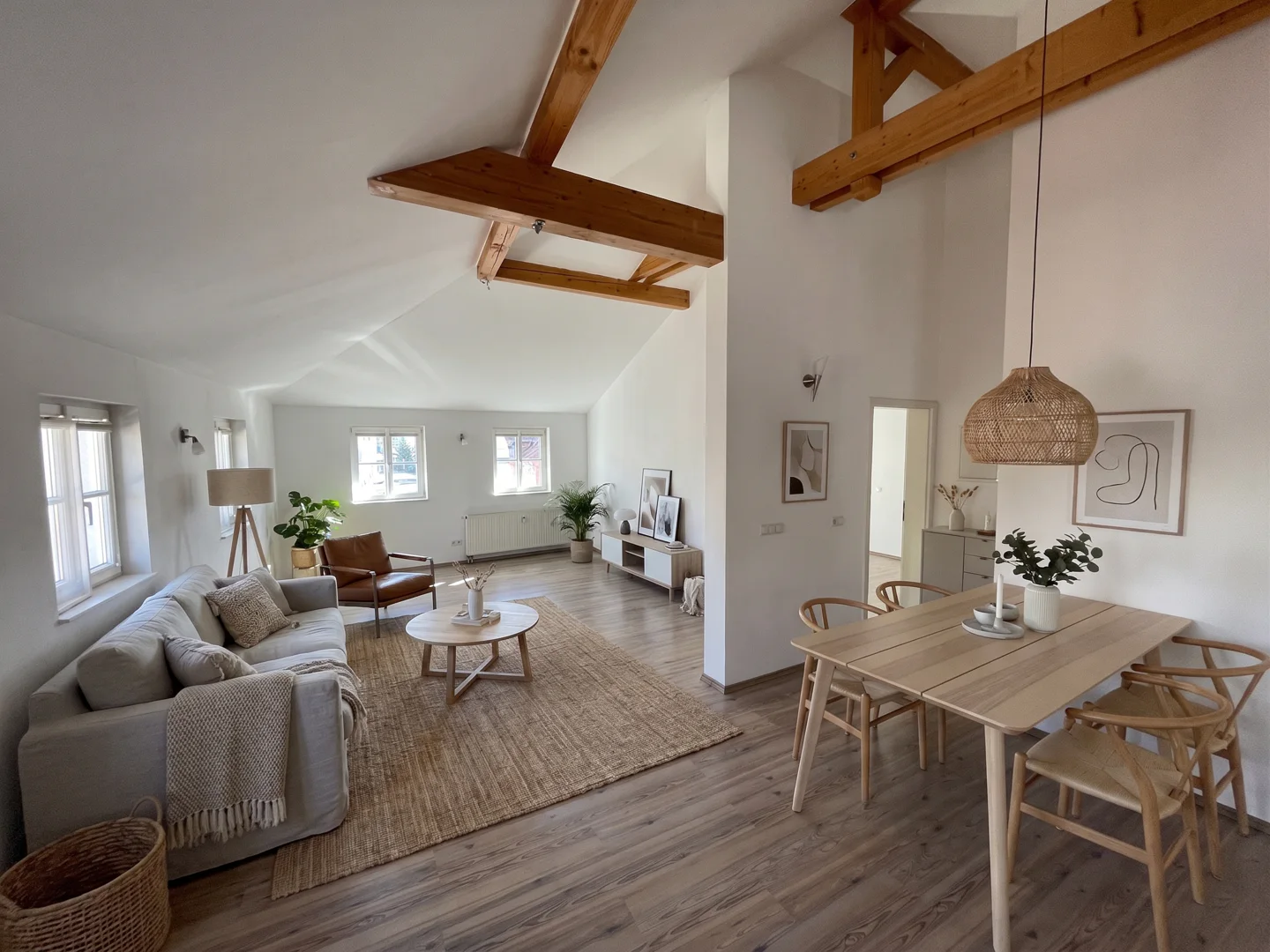 Wohnen mit Charme und Geschichte – zauberhafte Dachgeschosswohnung mit großer Loggia mitten in Fulda - Foto 2