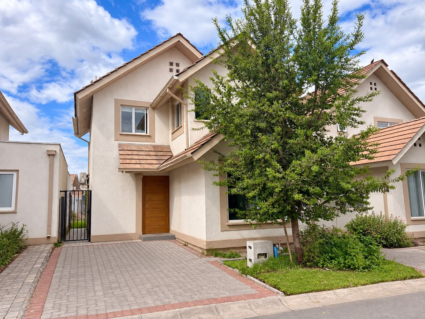 Arriendo casa en Condominio de Alto Sacramento, Buin