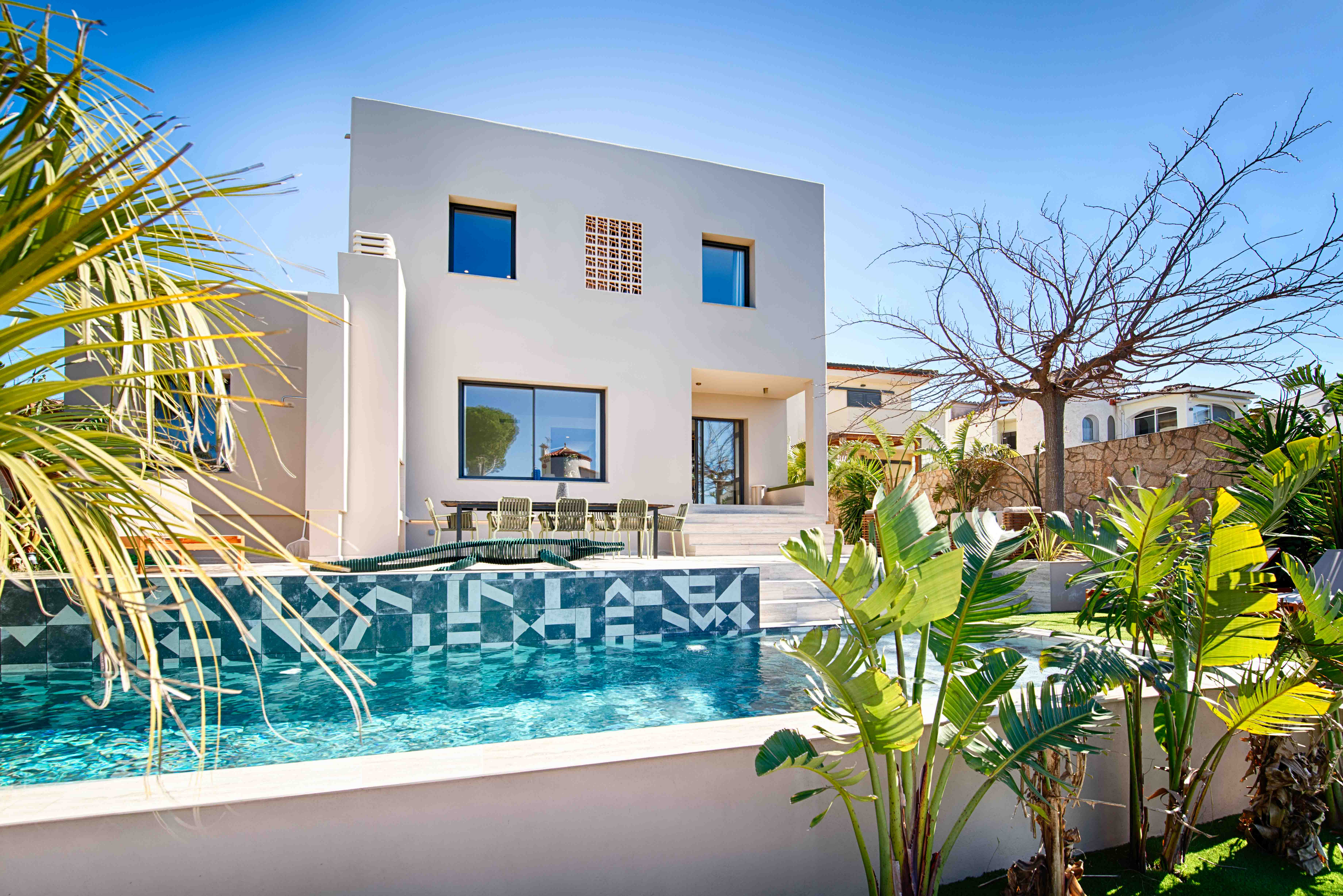 Neue Villa am Kanal mit 14,20 m Liegeplatz