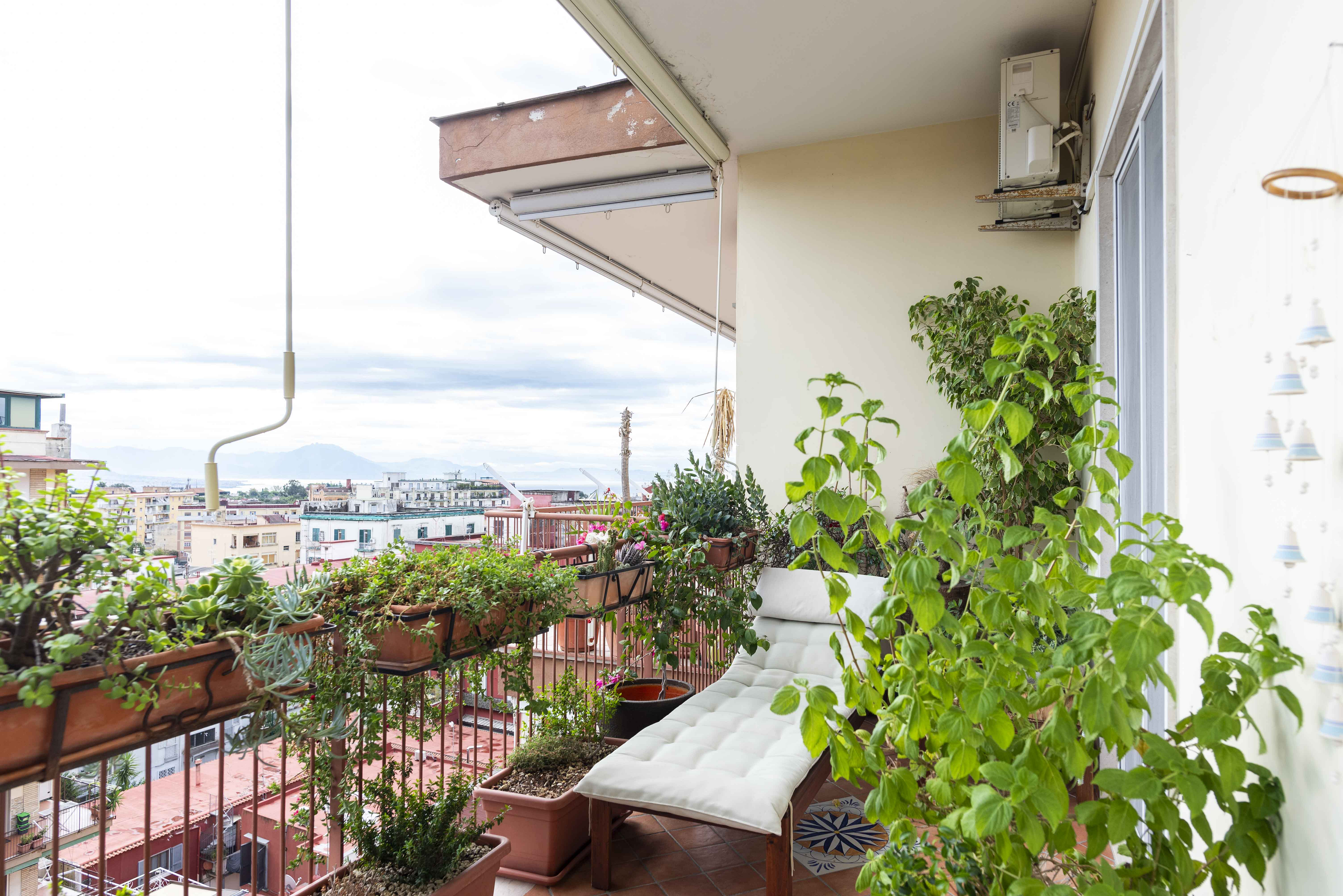 Renovated top-floor apartment in Capodimonte