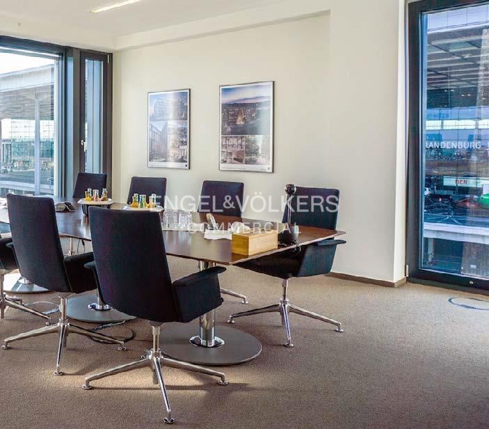 Modernes Büro im Berlin-Brandenburg Airport Center am Flughafen BER