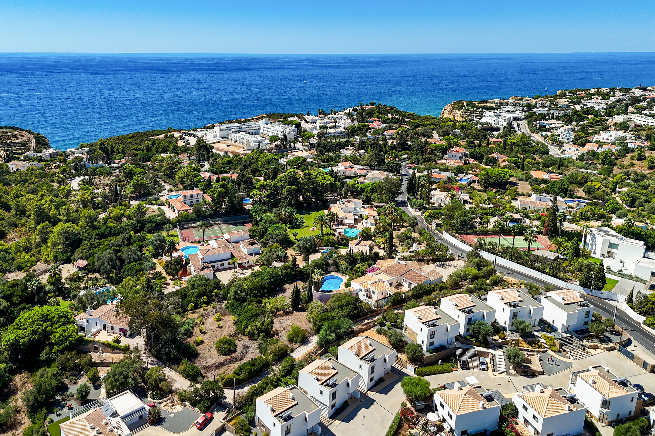 Modern Three-Bedroom Villa – Walking Distance to Beaches and Restaurants