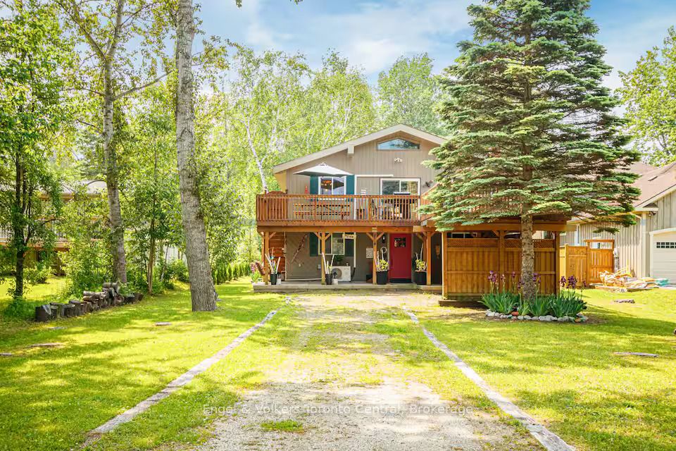 Beautiful Furnished 3-Bedroom Detached Home In Blue Mountain