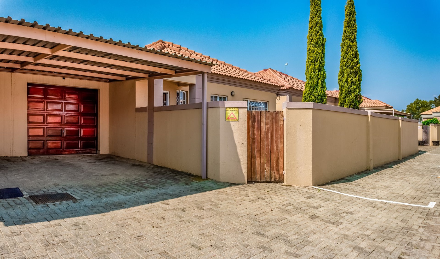 2 bedroom townhouse in Bailliepark