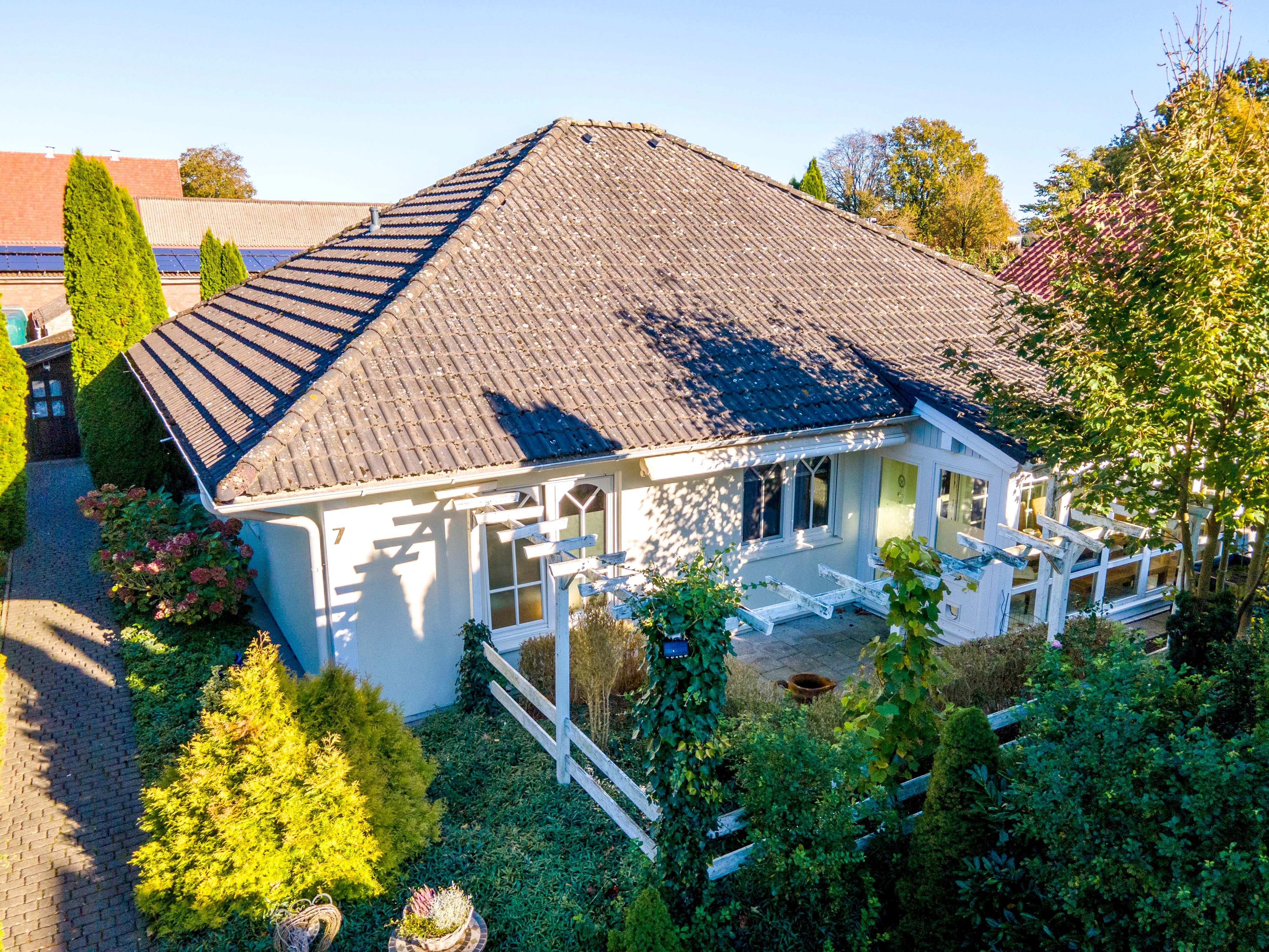 Wunderschöner Bungalow mit Wintergarten und großzügigem Garten – Modernes Wohnen auf einer Ebene