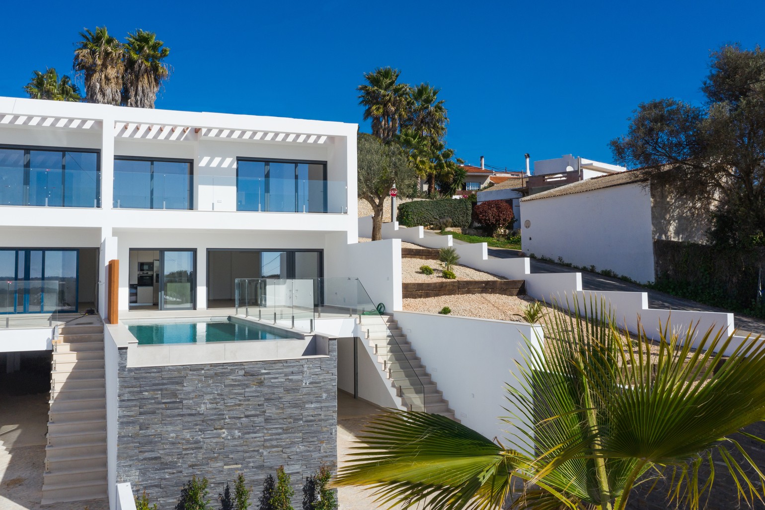 4 bedroom villa in luxury development in the heart of the Golden Triangle
