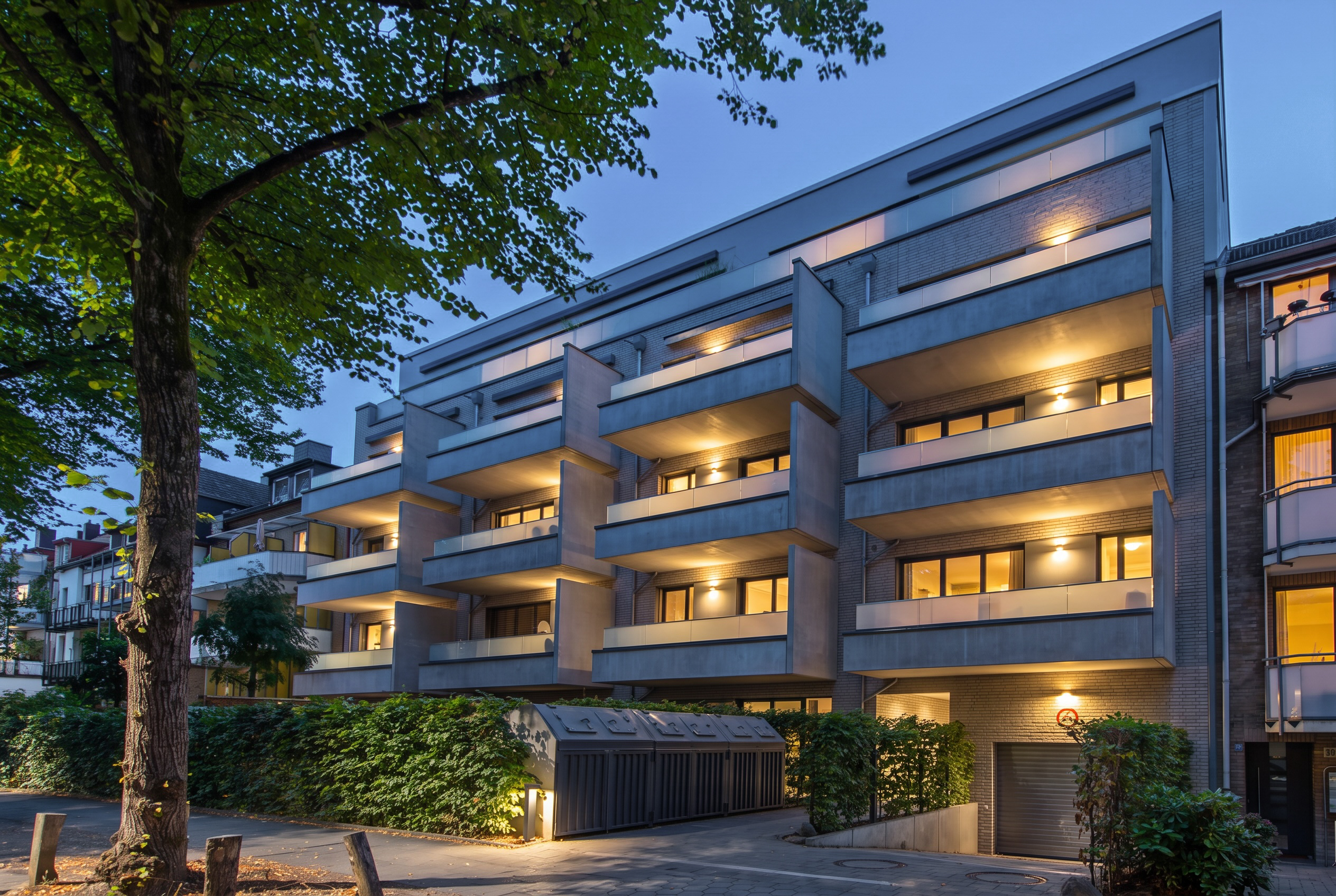 Neubau-Raumwunder in ruhiger Lage.