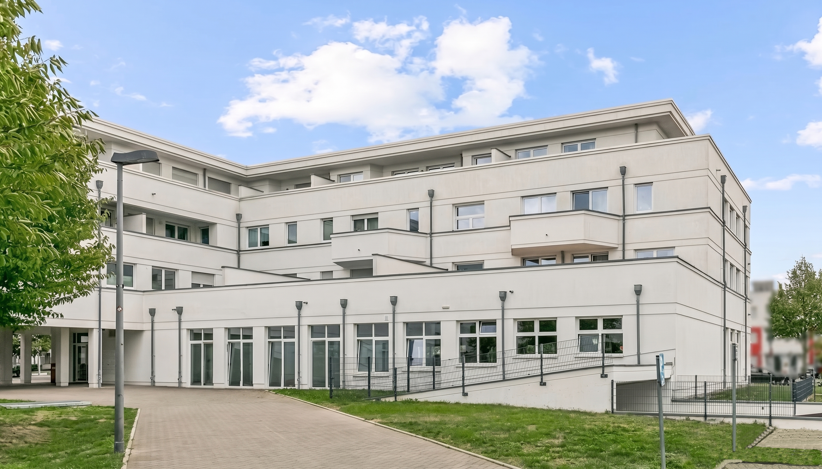 Großzügiges Wohnen mit 50 m² Sonnenterrasse und TG-Stellplatz in Widdersdorf