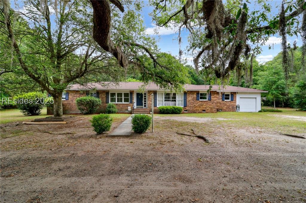 Rare Mixed-Use Home on Nearly 1 Acre—No POA!